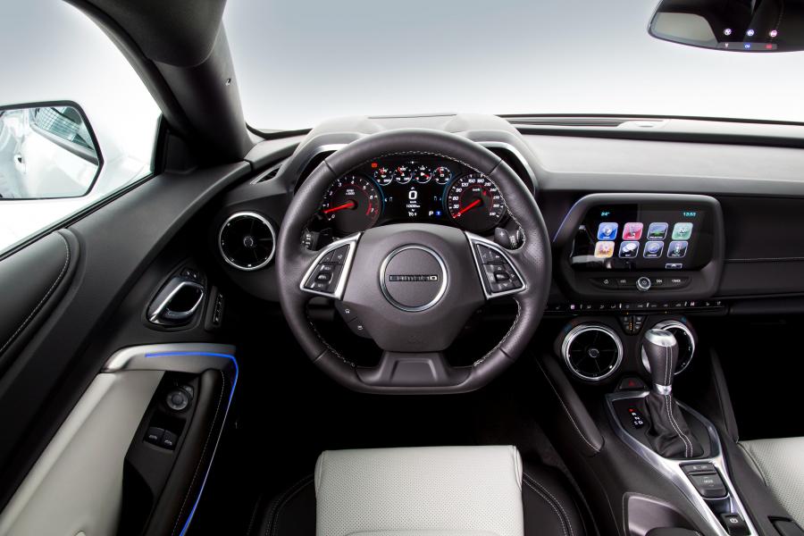 Торпедо Chevrolet Camaro 2016 года  (EU) (фото 38 из 41)